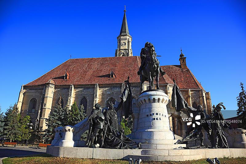 克卢日-纳波卡的马蒂亚斯·科维努斯雕像和克劳森堡米迦勒教堂图片素材