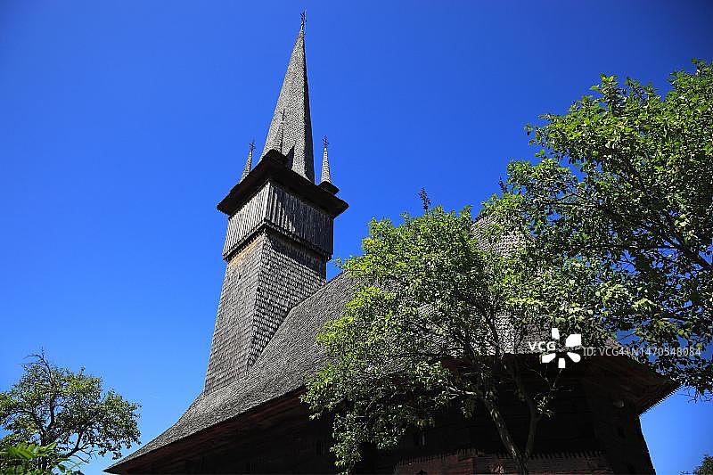 联合国教科文组织世界遗产：罗马尼亚马拉穆列什的普洛皮什木制教堂，建于1798年图片素材