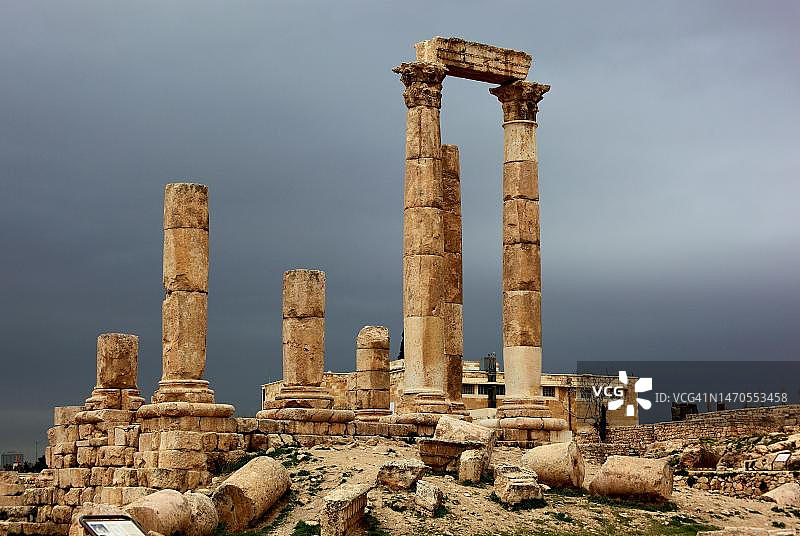 约旦安曼城堡山上的大力士神庙图片素材