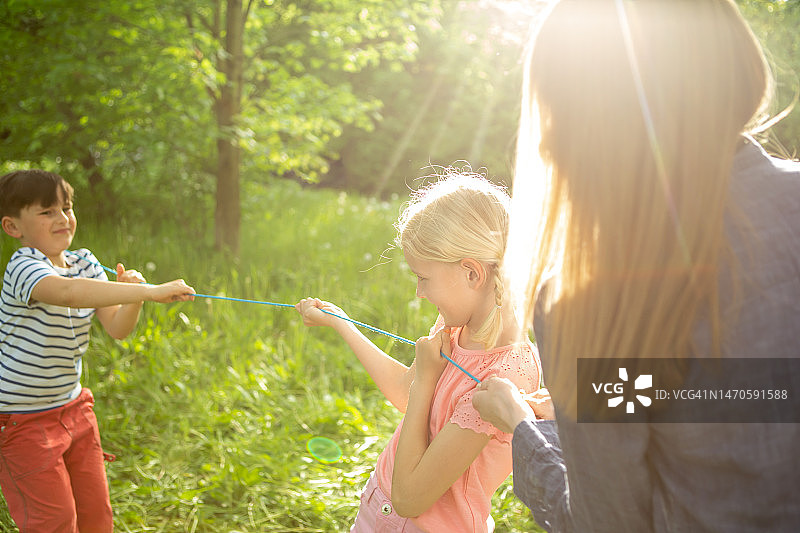 幸福的家庭亲子照图片素材