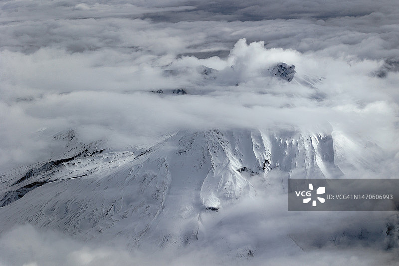 山脉云景图片素材