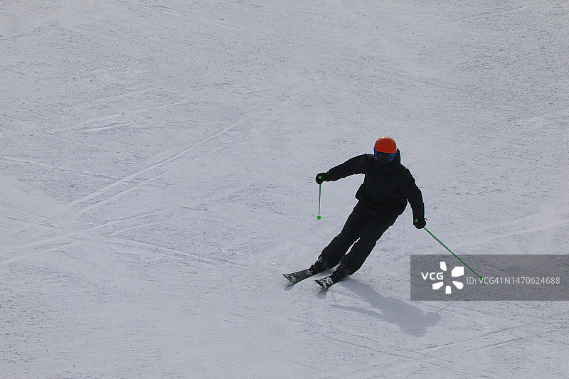 高山滑雪运动员图片素材