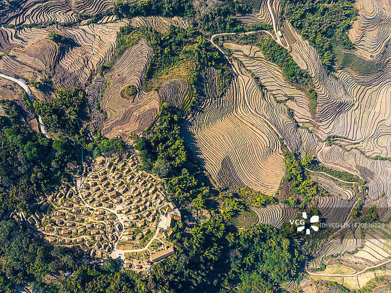 云南沧源佤族村寨图片素材
