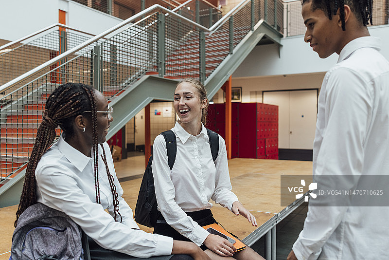 校园里的真挚友谊图片素材