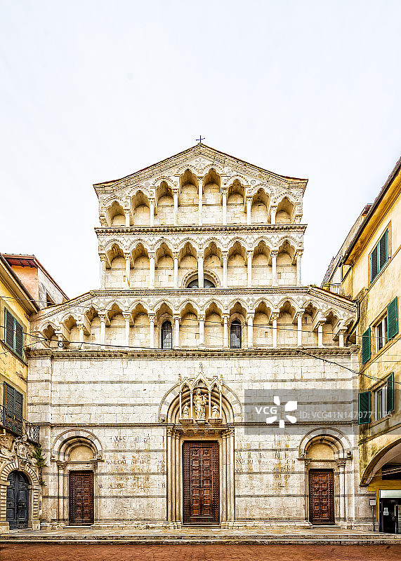 博尔戈的圣米歇尔教堂图片素材