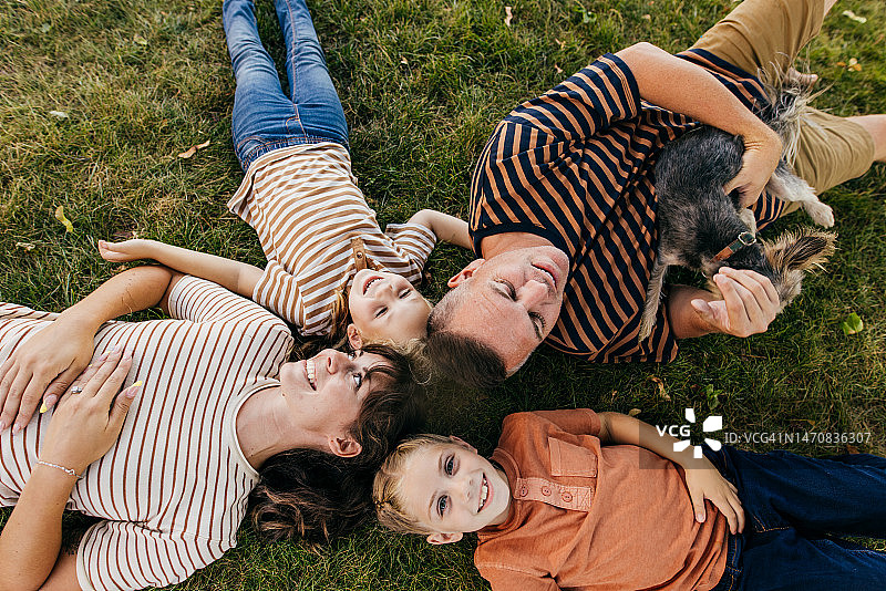 快乐的日常生活瞬间图片素材