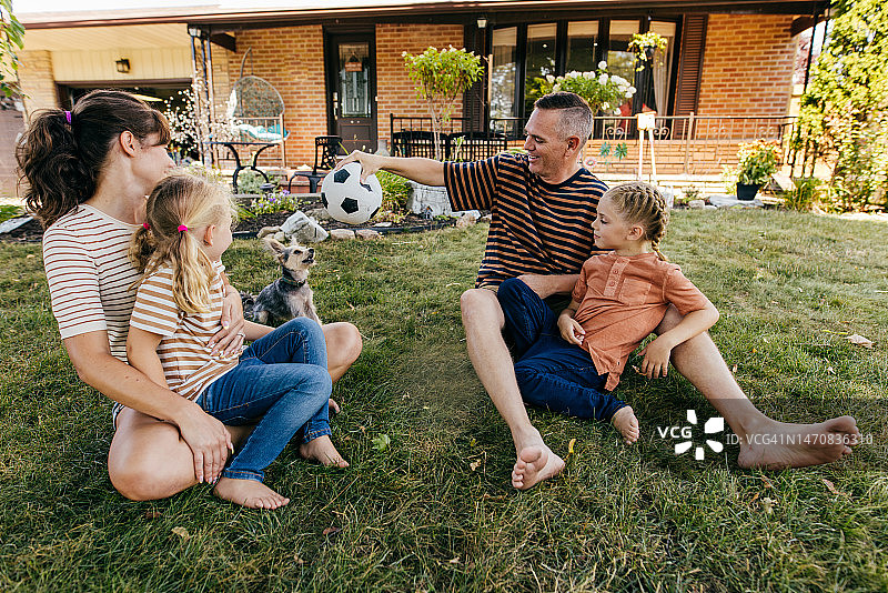快乐的日常生活瞬间图片素材