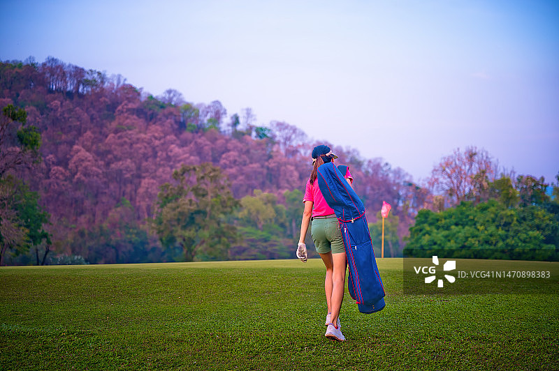 高尔夫球运动员图片素材