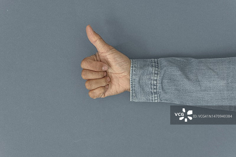 伸出大拇指图片素材