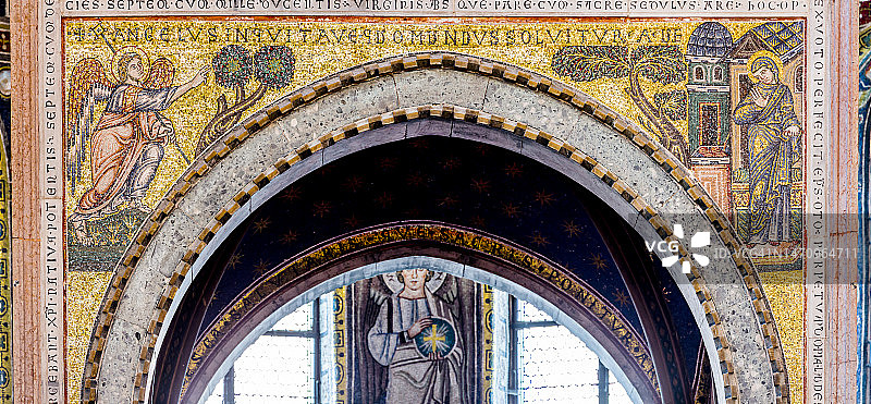 尤弗拉西乌斯圣殿： ciborium的拜占庭马赛克细节图片素材