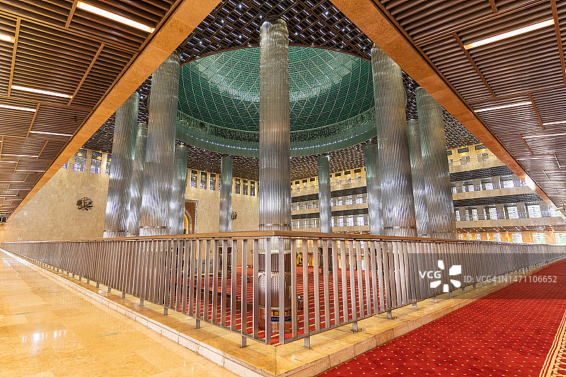 伊斯蒂克拉尔清真寺，雅加达，印度尼西亚图片素材