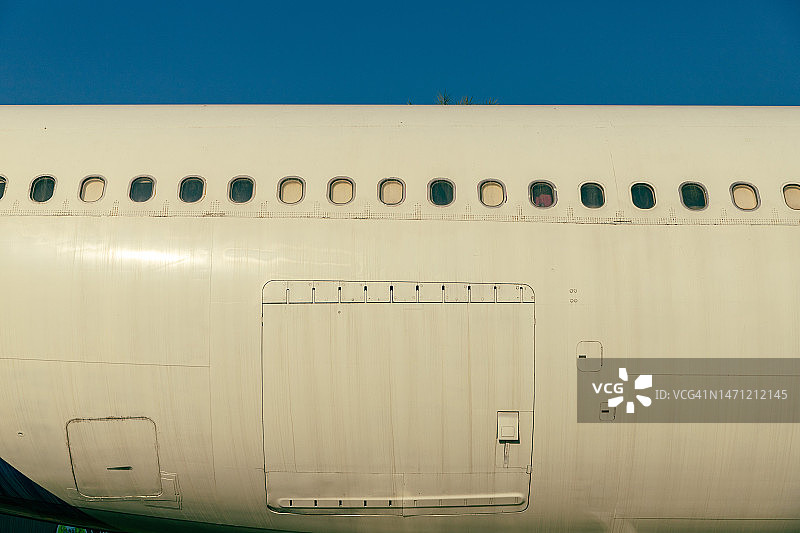 房屋前门与飞机紧急出口图片素材