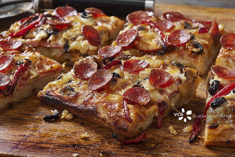 底特律风味肉食爱好者披萨图片素材