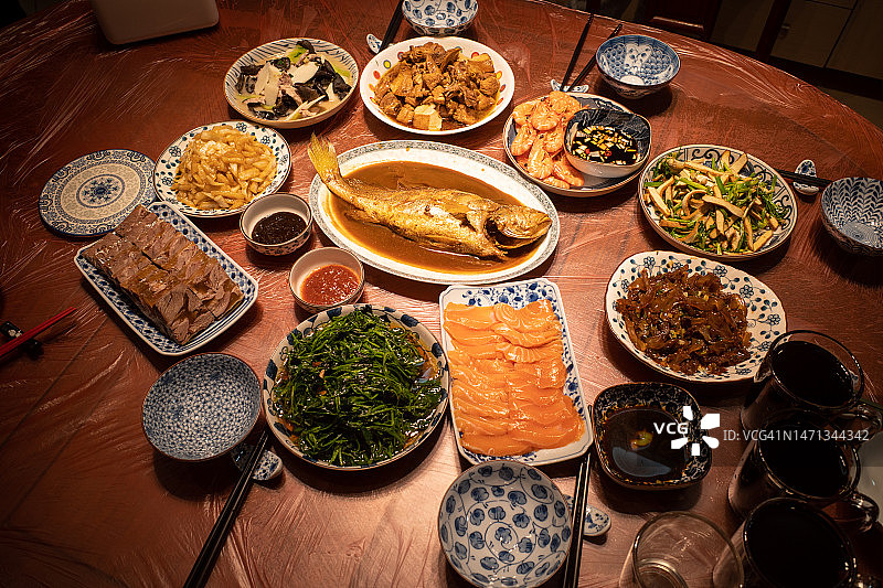 中国家庭晚餐美食图片素材