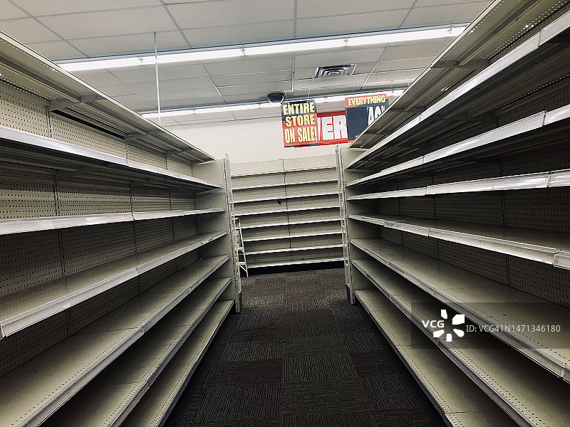 空置零售货架图片素材