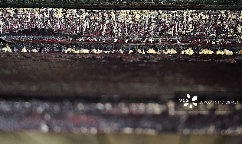 猫在窗台上留下的爪痕图片素材