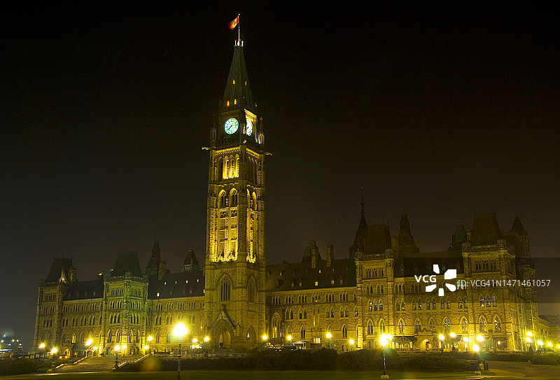 加拿大安大略省渥太华议会大厦中心区夜景图片素材