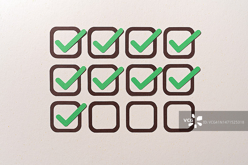 未完成的带有复选标记的清单图片素材