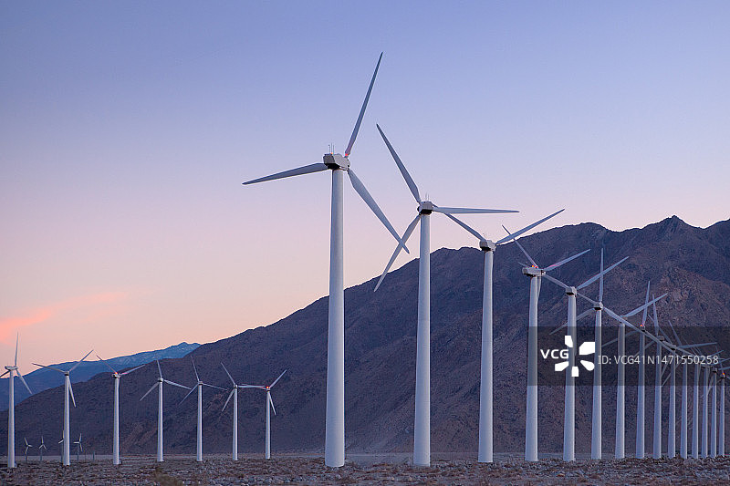 加利福尼亚州棕榈泉的风力发电场图片素材
