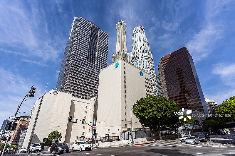 仰望洛杉矶市中心大楼图片素材