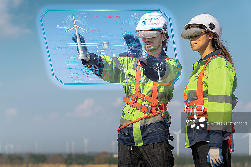 工程师戴上VR头显，进入检查性能模拟器，连接数据储能电力无限制。图片素材