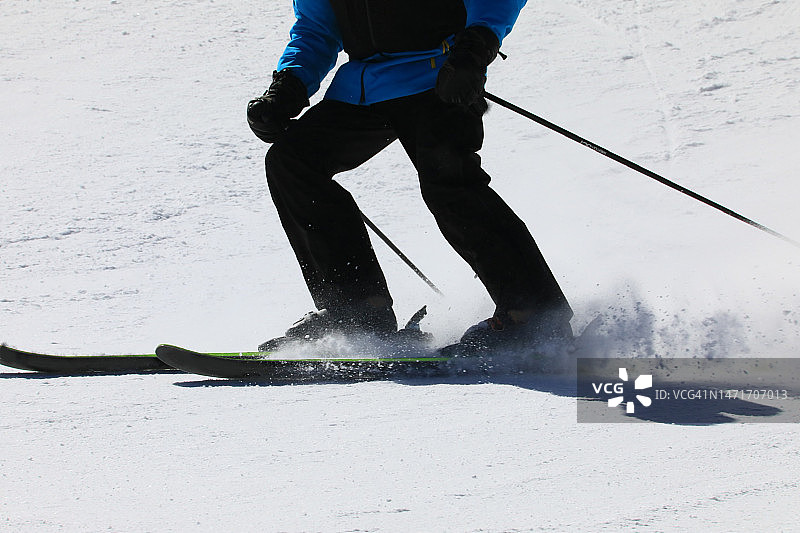 雪地滑雪运动图片素材
