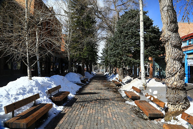 豪华的阿斯本社区步道图片素材