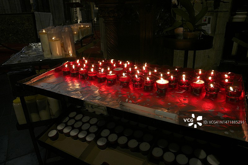 祈祷蜡烛图片素材