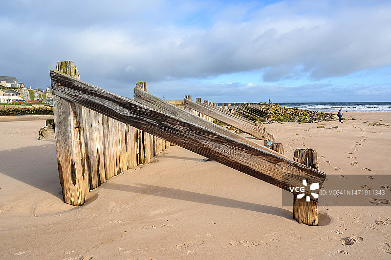 苏格兰洛西茅斯的海滩和防波堤图片素材