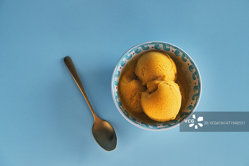 碗装芒果冰淇淋图片素材