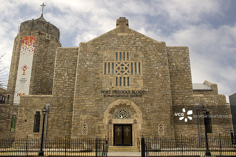美国纽约皇后区阿斯托利亚至圣宝血教堂图片素材