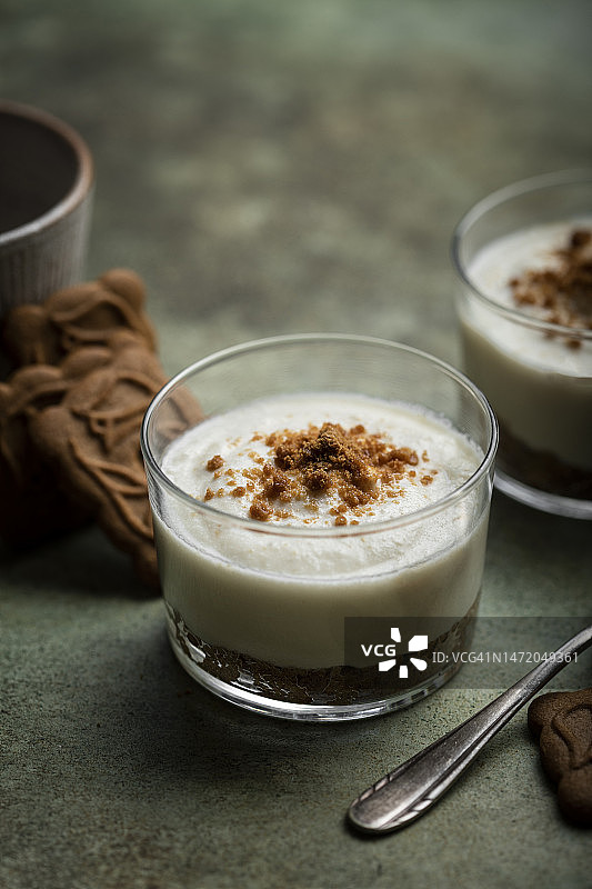 自制芝士蛋糕提拉米苏奶油肉桂图片素材