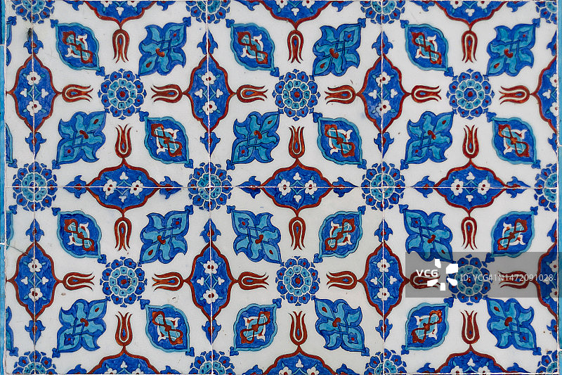 土耳其伊斯坦布尔吕斯泰姆帕夏清真寺内的伊兹尼克瓷砖图片素材