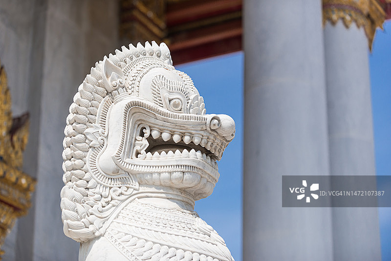 曼谷云石寺的大理石狮子雕像图片素材