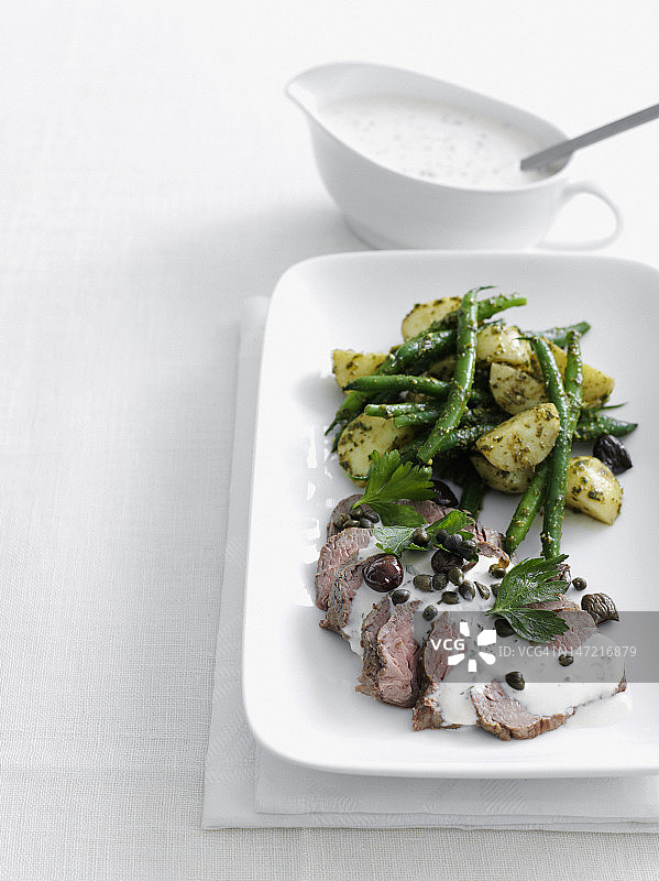 烤蔬菜肉类拼盘图片素材