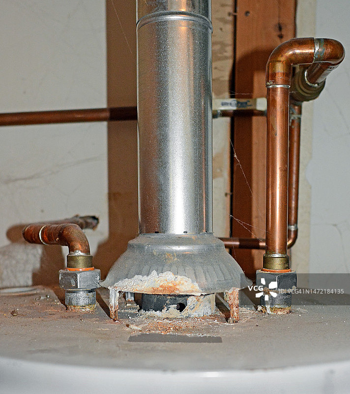 家用热水器上的矿物质堆积图片素材