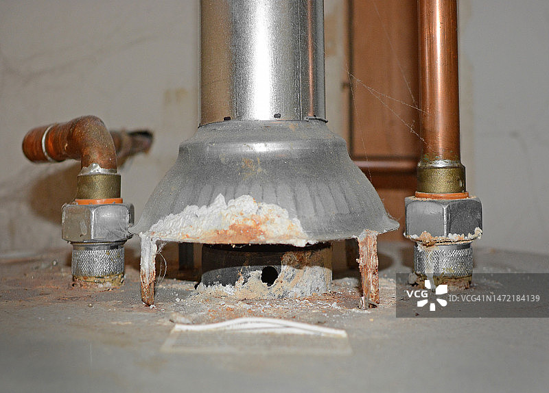 家用热水器上的矿物质堆积图片素材