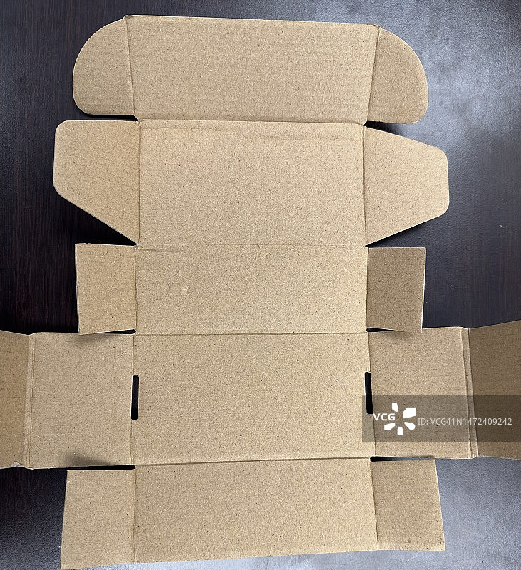 用于运输箱的模切纸板图片素材