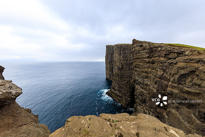 法罗群岛的岩石山峰图片素材