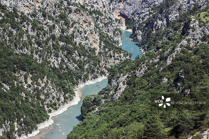 法国普罗旺斯韦尔东峡谷韦尔东河上的船只图片素材