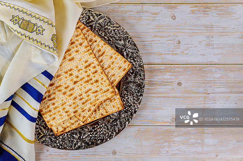 正上方的镜头是餐桌上的食物图片素材