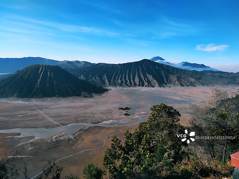 印度尼西亚高处观望布罗莫火山图片素材