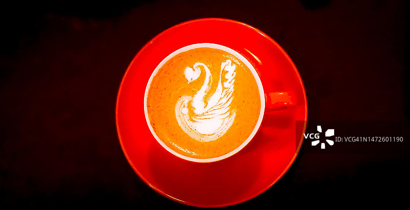 黑色背景咖啡杯俯视图，印度尼西亚梭罗图片素材