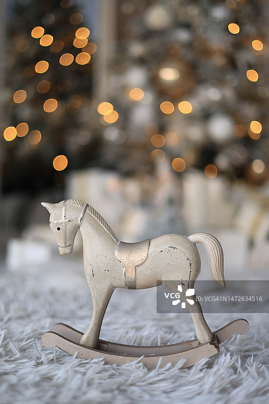 圣诞节餐桌装饰品特写，爱沙尼亚图片素材