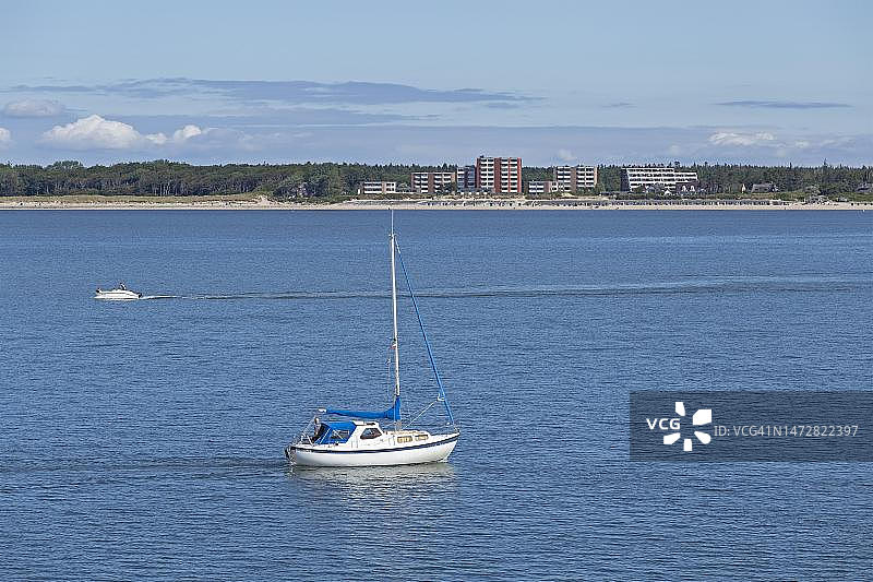 德国石勒苏益格-荷尔斯泰因州福尔岛附近的帆船图片素材