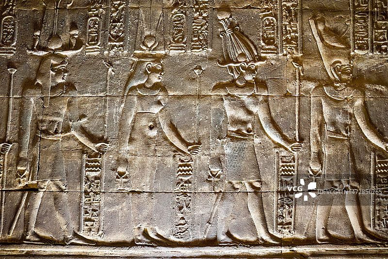 埃及埃德富荷鲁斯神庙的象形文字图片素材