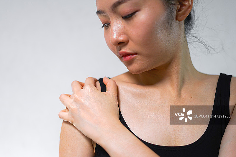 美丽女人肩颈疼痛图片素材