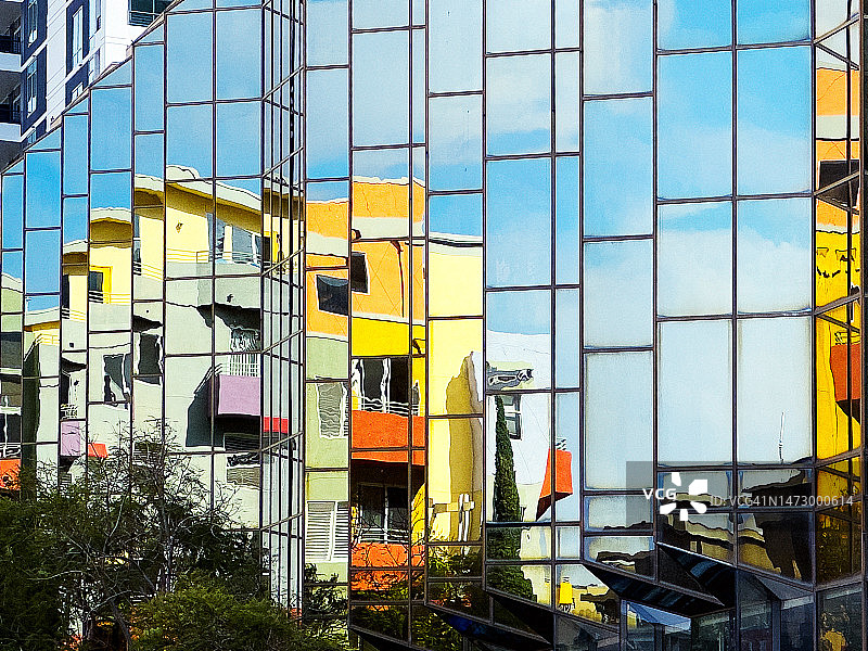 建筑倒影图片素材