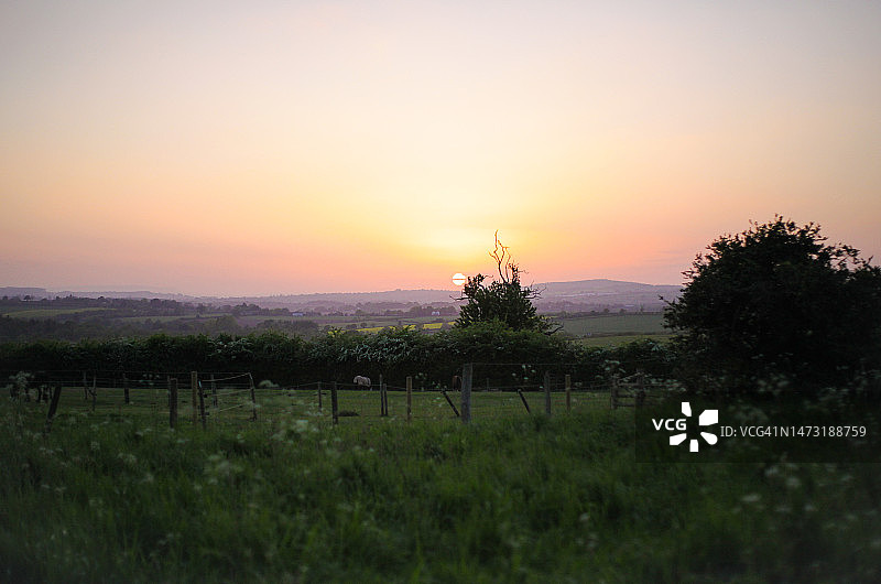 英国乡村的日落图片素材