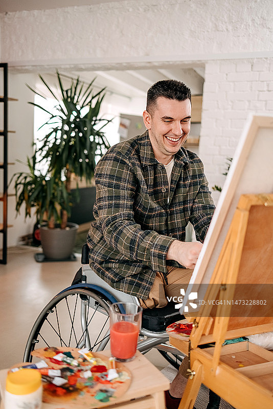 坐轮椅的艺术家图片素材